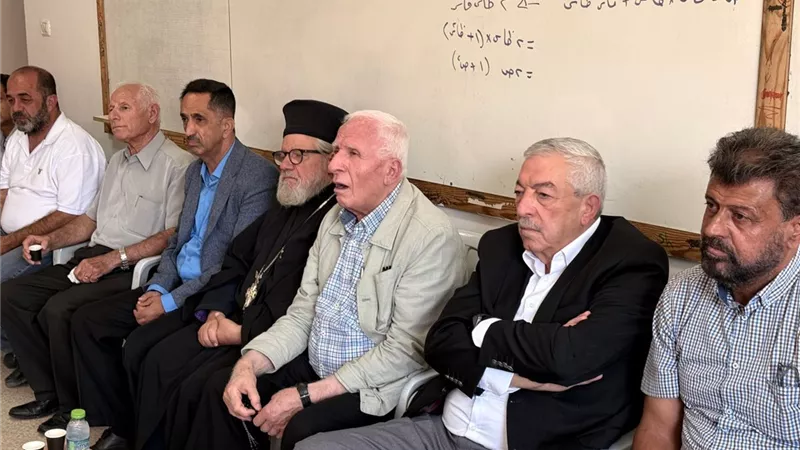 لدعم الصمود.. وفد من قيادة حركة فتح ومنظمة التحرير يزور بلدة المغير