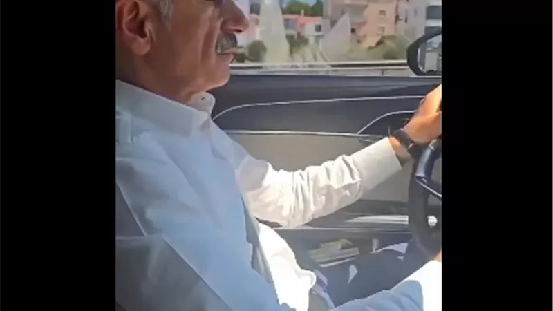 فيديو| غرامة واعتذار.. وزير النقل التركي يتلقى مخالفة بسبب السرعة
