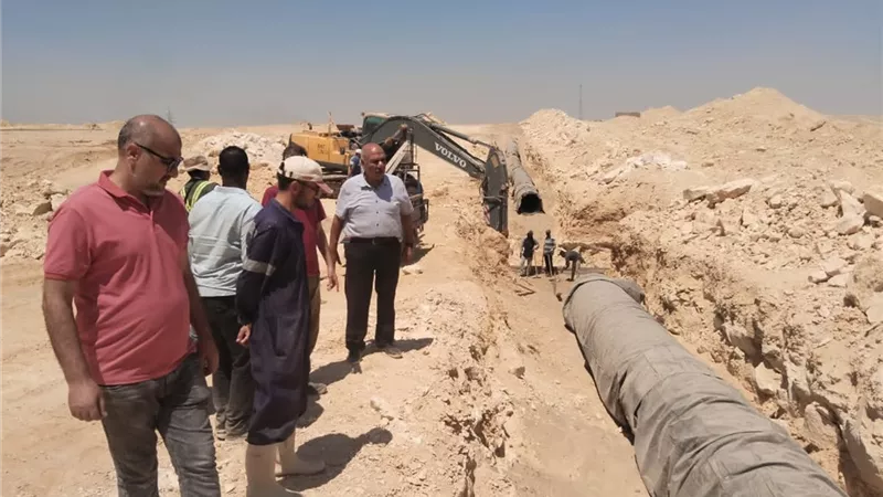 رئيس شركة مياه البحر الأحمر يتفقد أعمال تجديد خطوط المياه في الكريمات
