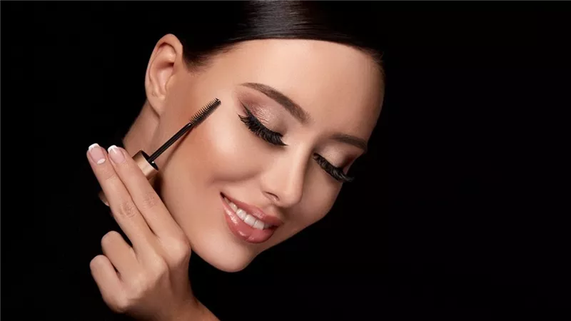 7 خطوات تضمن لك وضع الماسكرا كالمحترفين