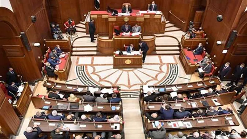شروط إسقاط العضوية عن عضو مجلس الشيوخ