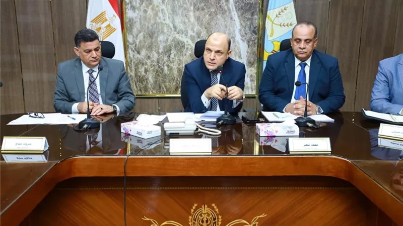 محافظ كفرالشيخ يناقش آليات عمل لجان حصر الوحدات الخاضعة لقانون الإيجار القديم
