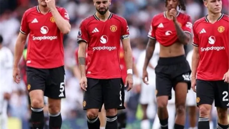 رقم سلبي تاريخي واعتذار ومفارقات غريبه .. ملخص وداع مانشستر يونايتد لكأس رابطة الأندية الإنجليزية