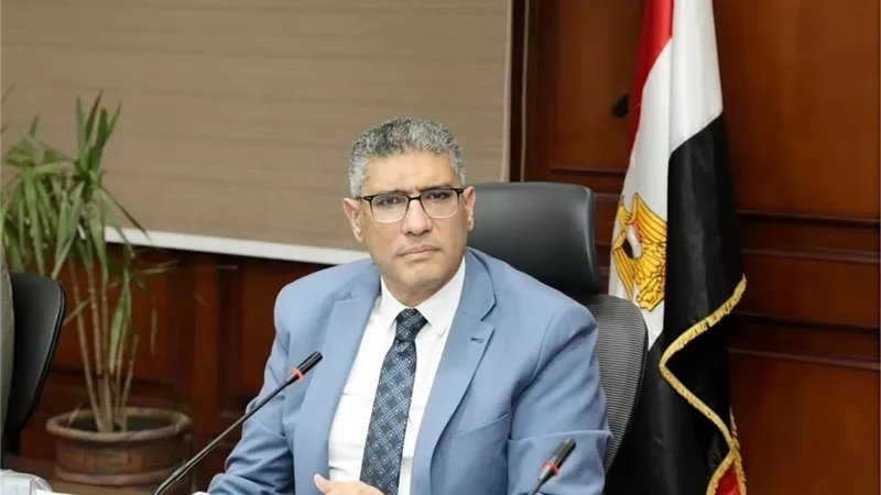 محافظ الجيزة يشدد على تكثيف المرور الميداني وضبط المخالفين بشارع فيصل