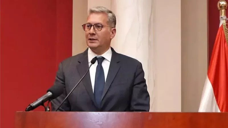 وزير البترول يتابع تطور إنتاج حقول الفرعونية ببورسعيد