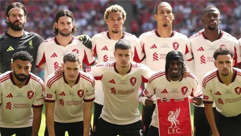 بشرى سارة لمحمد صلاح.. ليفربول يخطف صفقة من العيار الثقيل 