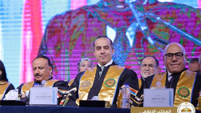 وزير الشؤون النيابية والقانونية: العلم والعمل أساس نهضة الوطن