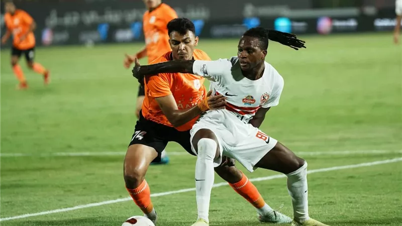 تفاصيل| اتجاه لإيقاف حكم مباراة الزمالك وفاركو بسبب ركلة جزاء غير محتسبة