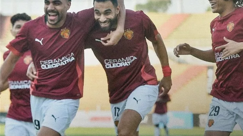 سيراميكا كليوباترا يهزم المقاولون العرب بـ10 لاعبين 