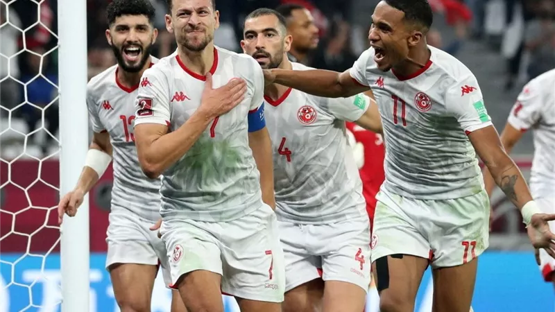 شوط أول سلبي بين منتخب تونس وسوريا في افتتاح كأس العرب
