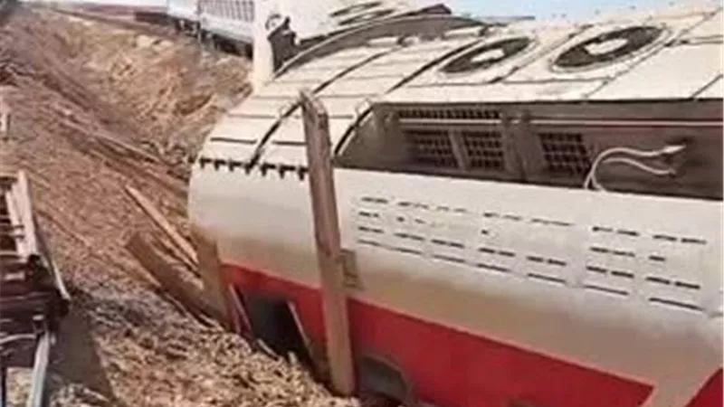 التفاصيل الكاملة وراء حادث انقلاب قطار مطروح