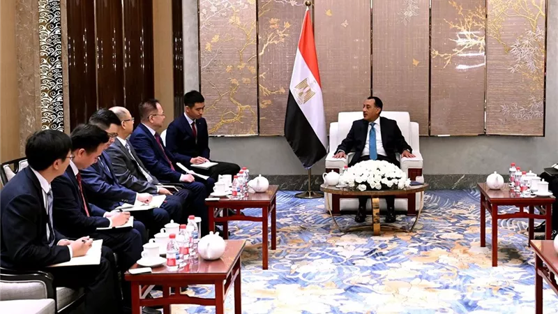 رئيس الوزراء يبحث تطوير المنطقة الصناعية الصينية مع «تيدا»