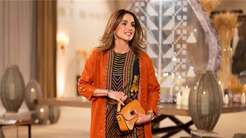 في عيد ميلادها الـ55.. الملكة 