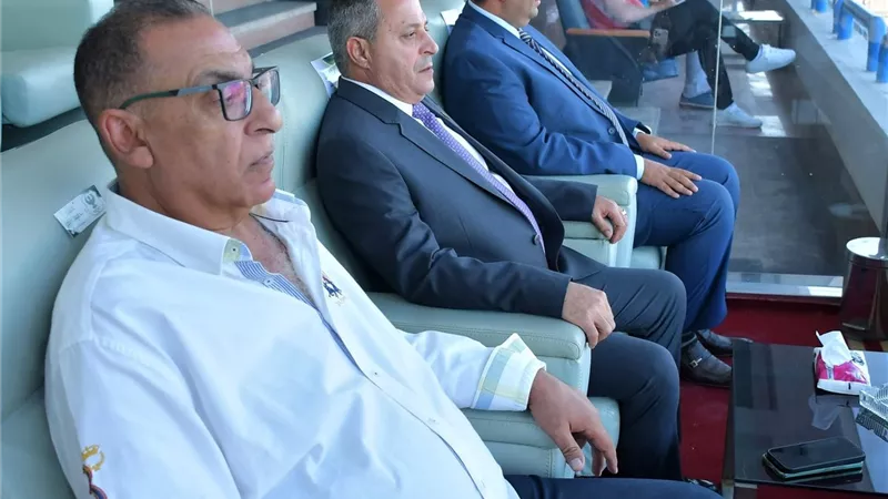 فريقه فاز.. محافظ بورسعيد يشهد مباراة المصري وكهرباء الإسماعيلية