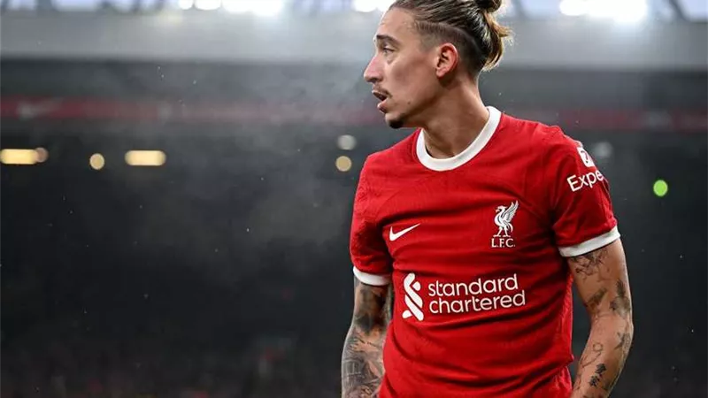 ليفربول يعلن رحيل تسيميكاس إلى روما