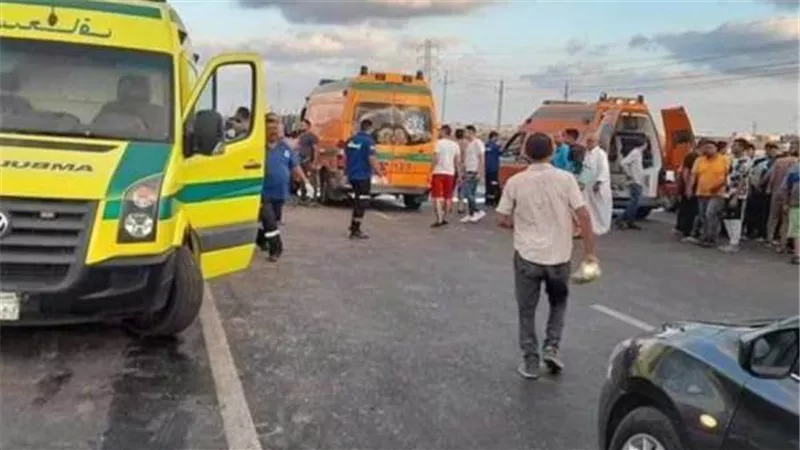 حوادث الطرق صباح اليوم.. تصادم تريلا بأخرى وانقلاب ميكروباص
