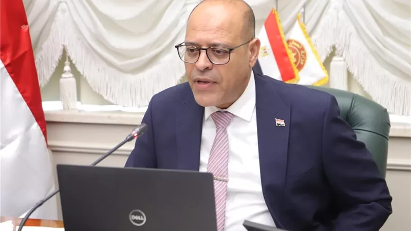 العمل: الخميس إجازة رسمية مدفوعة الأجر للقطاع الخاص