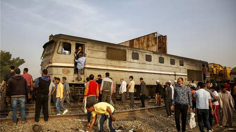سكك حديد مصر تعلن استئناف حركة القطارات بعد حادث قطار مطروح