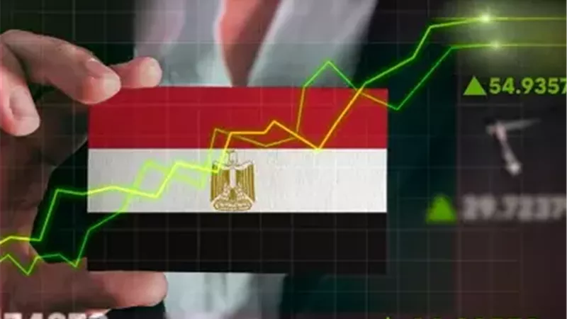 خبير مصرفي: السياسات النقدية لا تكفي.. الإنتاج هو الحل