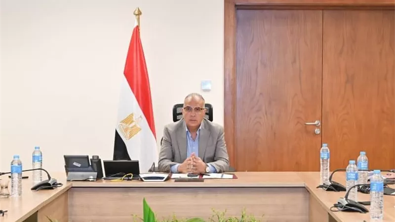«سويلم» يتابع حالة الري بالمحافظات خلال فترة أقصى الاحتياجات المائية