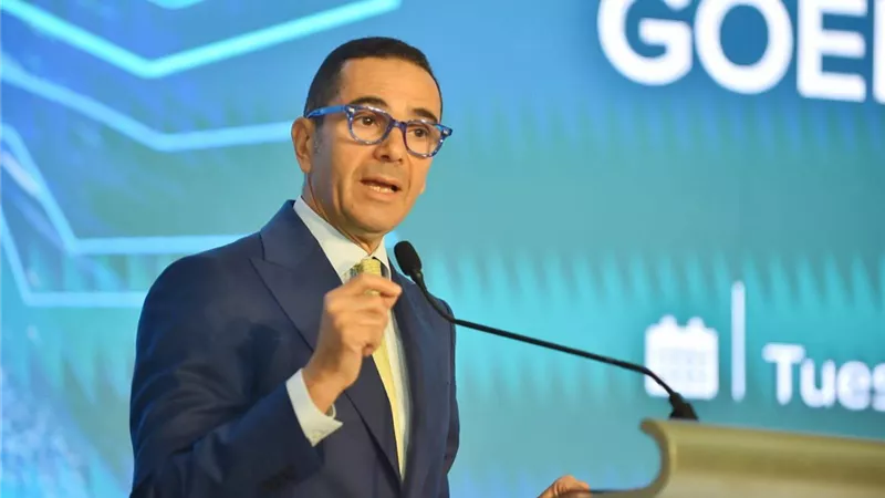 بـ 10 رسائل هامة .. الخطيب يروج لـ الفرص الاستثمارية في مصر: نحتل المركز الـ 9 عالميًا