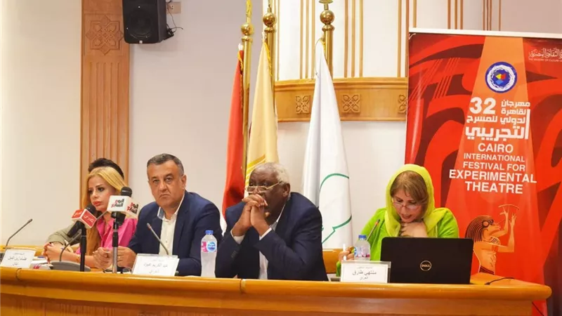 المسرح والذكاء الاصطناعي في مهرجان القاهرة التجريبي: بين الإبداع الإنساني وتهديد الصناعة وتشكيل فضاءات رقمية جديدة