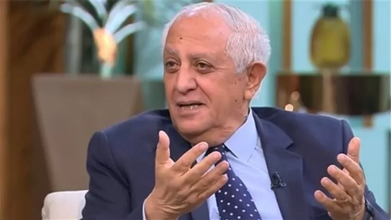حسن المستكاوي ينتقد العشوائية في التعاقد مع اللاعبين: أين الفكر التكتيكي؟