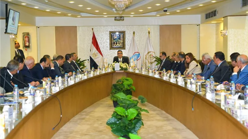 وزير التموين يناقش مواجهة الغش التجاري في صناعة وتداول زيوت الطعام بالأسواق