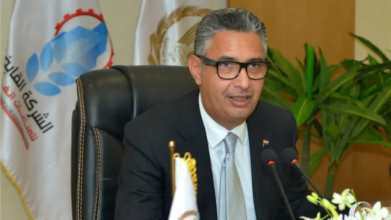100 ألف أسرة تصرف «التموين» عبر الكارت الموحد