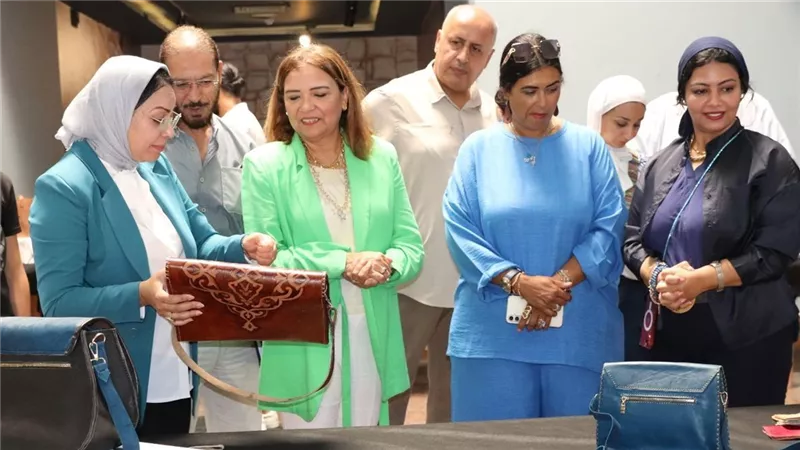  أكاديمية الفنون تفتتح معرض 