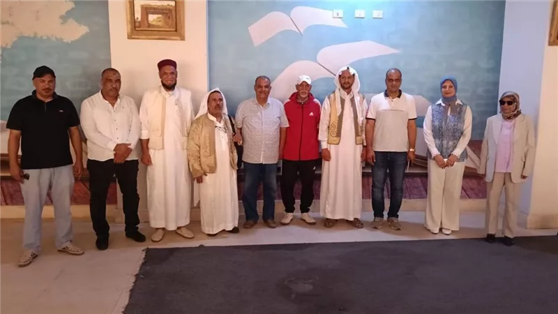 محافظ مطروح يترأس اجتماع لجنة التراث ويناقش جهود توفير المياه للمواطنين