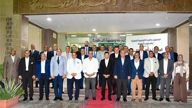 وزير الرياضة وإدريس يستعرضان  الملفات المهمة فى اجتماع مشترك مع رؤساء الاتحادات