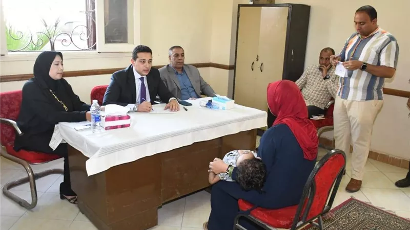 توفير معاش وتراخيص أكشاك.. الفيوم تستمع لمطالب المواطنين 