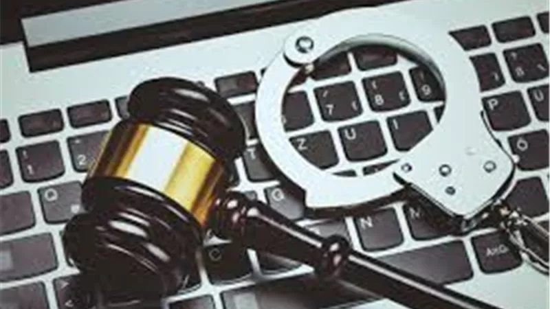كيف يواجه القانون الجرائم الإلكترونية؟.. آليات الردع وحماية المواطنين