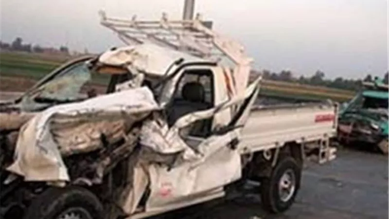 إصابة 12 عاملًا إثر انقلاب سيارة ربع نقل بصحراوي المنيا