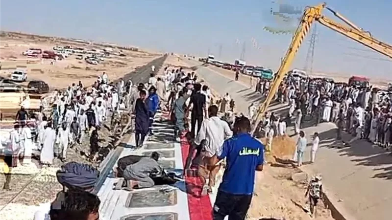 قطار مطروح ينجو من حادث جديد بعد اصطدامه بسيارة مياه