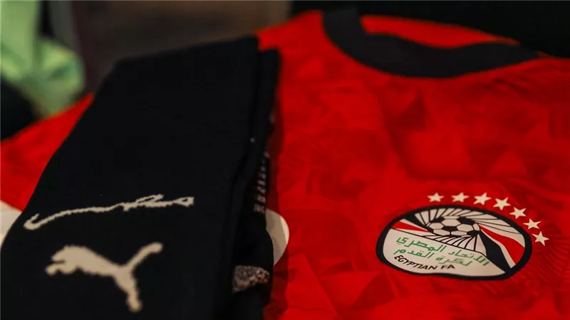 منتخب مصر بالأحمر وإثيوبيا بالأخضر في إطار التصفيات الأفريقية المؤهلة لكأس العالم