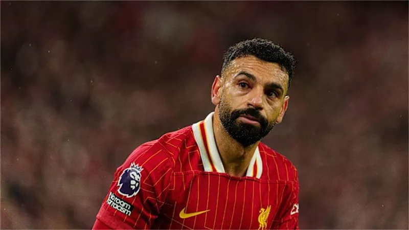 محمد صلاح يخسر لقب الكرة الذهبية.. تقرير إنجليزي يكشف ترتيب نجم ليفربول 
