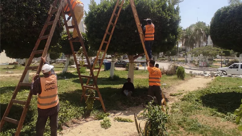 حفاظاً على المظهر الحضاري.. رفع كفاءة الميادين والحدائق بالإسماعيلية 
