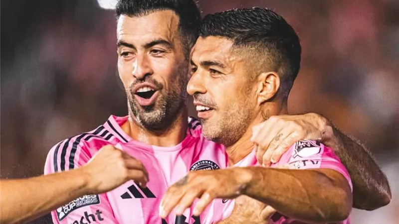 لجنة الانضباط تُعلن إيقاف سواريز وبوسكيتس بعد أحداث نهائي كأس الدوريات