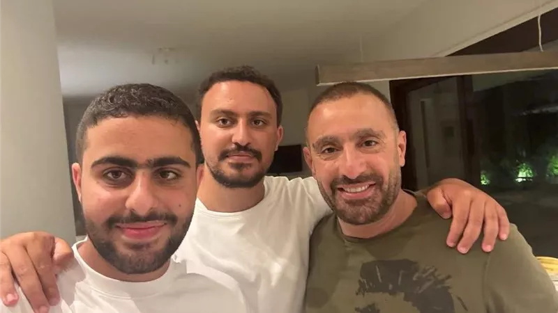«ساموراي».. ياسين نجل أحمد السقا يشارك جمهوره صورة لاسرته ويعلق :«العرق يمد»