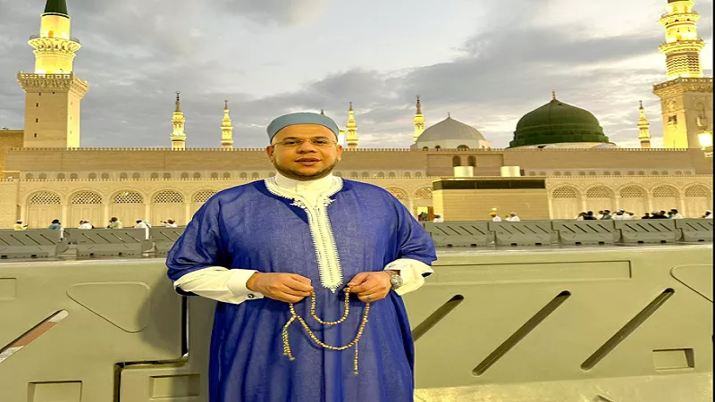 أسامة قابيل: خسوف القمر تذكير بقدرة الله ورسالة للتفكر والرجوع إليه 