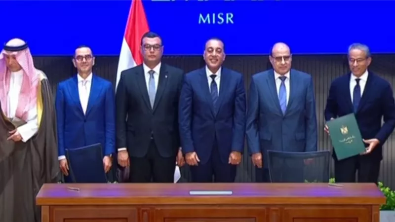 بـ900 مليار جنيه.. رئيس الوزراء يشهد توقيع اتفاقية مراسي البحر الأحمر 