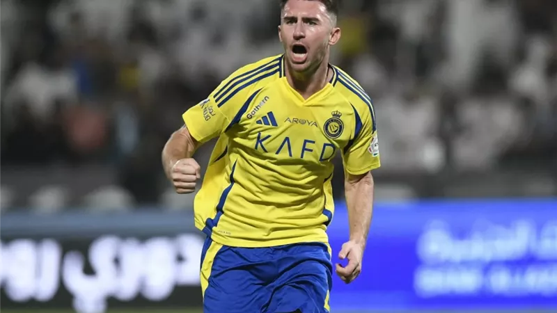 فيفا يحسم أزمة لابورت بين النصر وبلباو