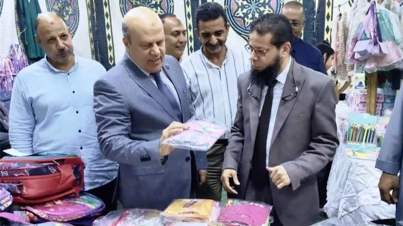 لتخفيف الأعباء عن كاهل المواطنين.. افتتاح معرض «أهلاً مدارس» بإدفو 