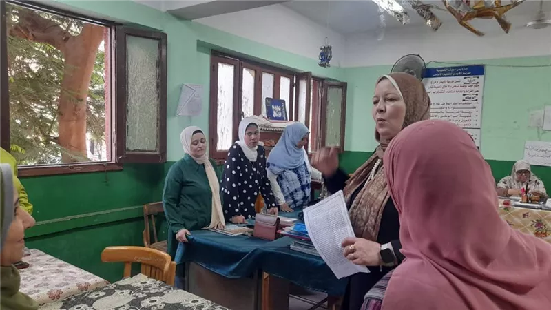 وكيل تعليم بني سويف يتفقد الفصول والساحات المدرسية 