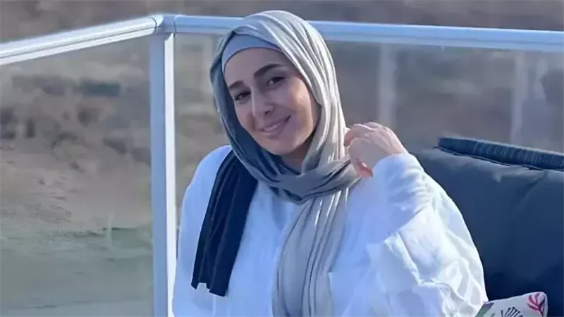حلا شيحة تدعم أسما شريف منير بعد ارتدائها الحجاب