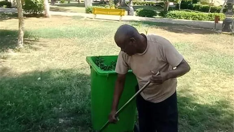 تكثيف أعمال النظافة وإزالة التعديات على الأراضي بأسوان