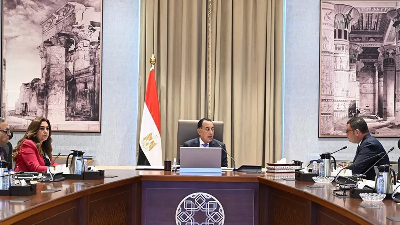 إجراء حصر دقيق بجميع العقارات الآيلة للسقوط وآلية واضحة للتعامل معها