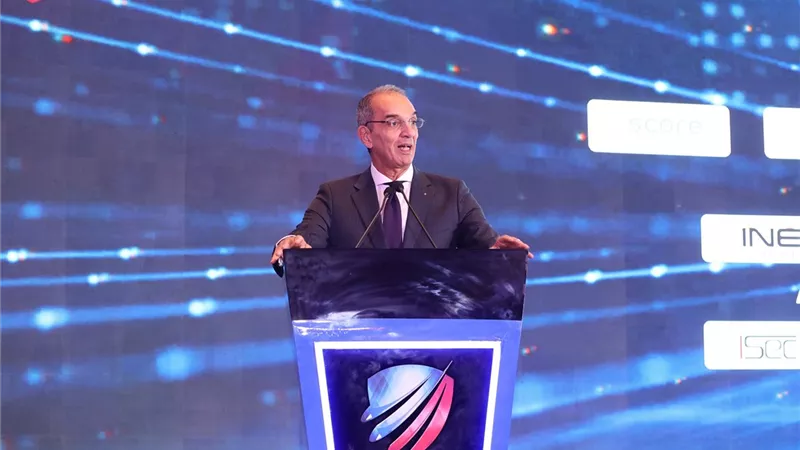 وزير الاتصالات : 300 مليون شخص تعرضوا لهجمات إلكترونية 